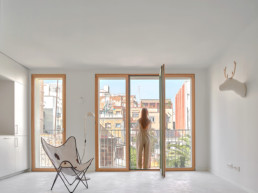rehabilitacion de una casa en barcelona. fabricamos ventanas y puertas de madera